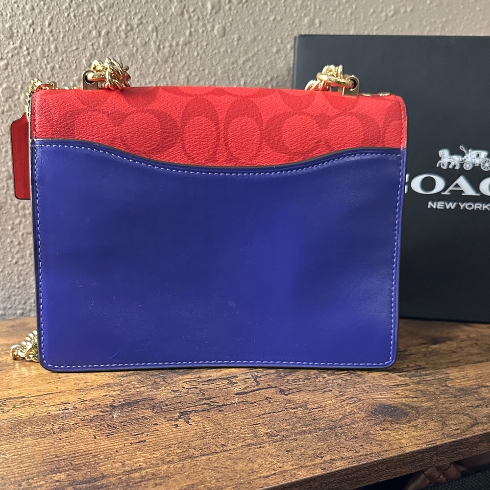 Coach Klare Crossbody Bag in Blocked Signature Canvas. - Picture 3 of 10